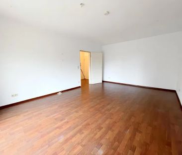 HELLE 2-ZIMMERWOHNUNG MIT GROßEM BALKON ZU MIETEN! - Photo 3