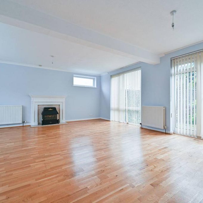 3 bedroom terraced house to rent - Photo 1