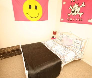 3 bedroom semi-detached house to rent - Photo 6