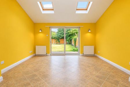 3 bedroom semi-detached house to rent - Photo 3