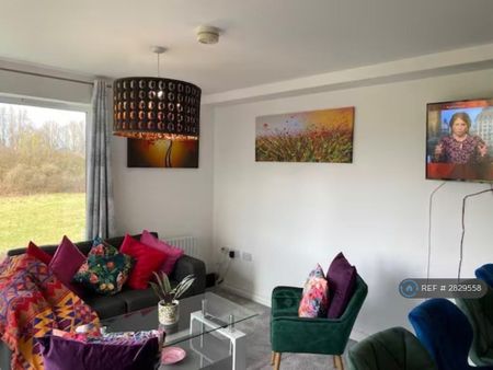 2 bedroom flat to rent - Photo 3
