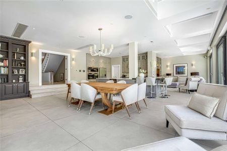 7 bedroom detached house to rent - Photo 2