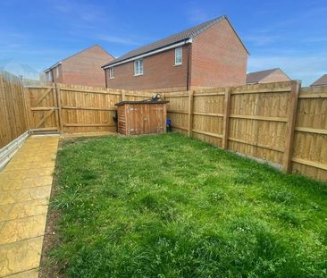 3 bedroom end of terrace house to rent - Photo 1