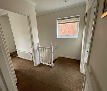 3 Bed Semi-Detached House, Elmore Road, LU2 - Photo 4