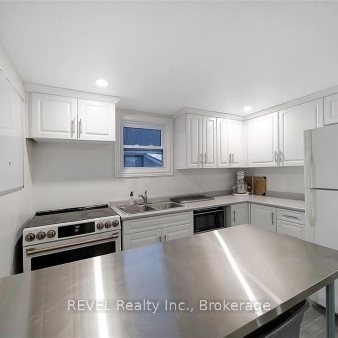 For Lease - UPPER/ 4102 PORTAGE Road, Niagara Falls, Ontario - Photo 1