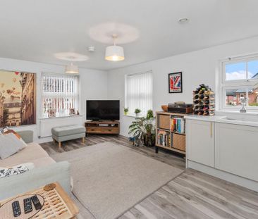 2 bedroom flat to rent - Photo 1