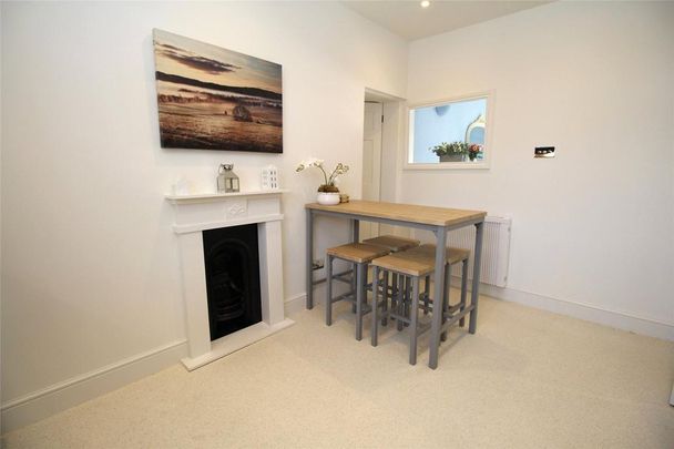 2 bedroom penthouse to rent - Photo 1