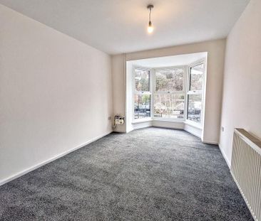 3 bedroom apartment to rent - Photo 2