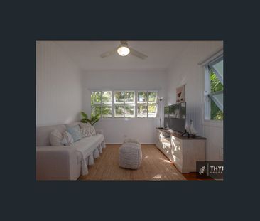 Come and discover the enchantment of this exquisite, fully furnishe... - Photo 3