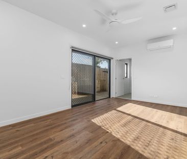 Modern 1-Bedroom ground floor Room with ensuite for Rent - Photo 6