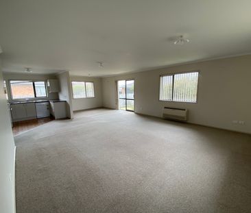 Modern Four-Bedroom Family Home! - Photo 4