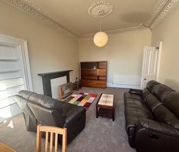 3 bedroom flat to rent - Photo 2