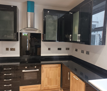 1 bedroom in a house share to rent - Photo 2
