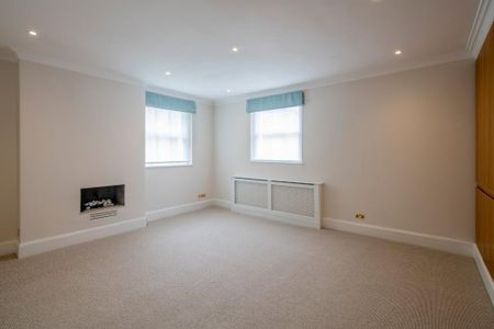 5 bedroom semi-detached house to rent - Photo 3