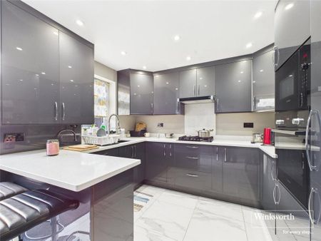 3 bedroom semi-detached house to rent - Photo 5
