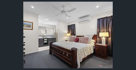 Spacious Family Home with Panoramic Valley Views - 6 MONTH LEASE - Photo 4