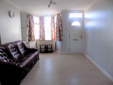 2 bedroom terraced house to rent - Photo 2