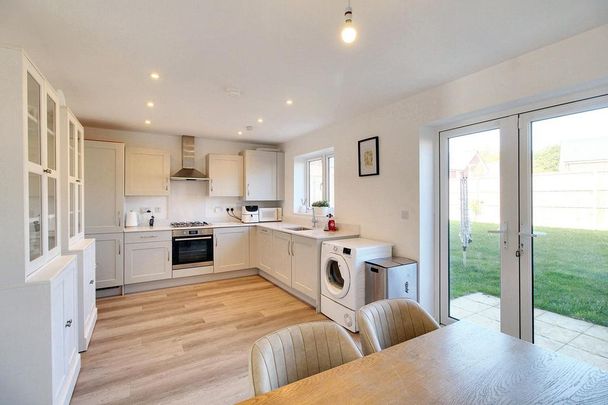 3 bedroom semi-detached house to rent - Photo 1