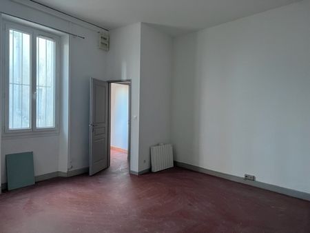 Location Appartement 3 pièces 155m² BRIGNOLES 83170 - Photo 4