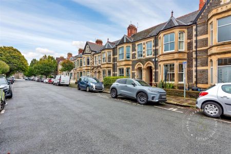 2 Bedroom Flat - Photo 4