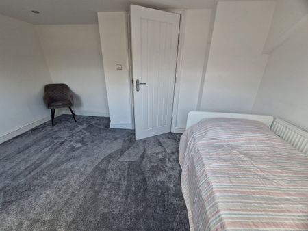 Room in a Shared House, Prestbury Road, E7 - Photo 4