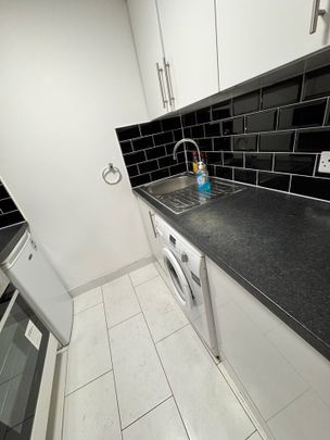 1 Bed Flat, Parkway, NW1 - Photo 1