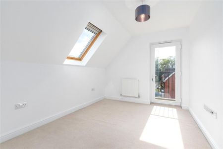 4 bedroom detached house to rent - Photo 2