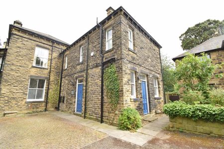 Cathedral Close, Wakefield - Photo 3