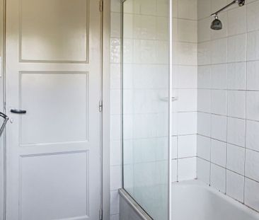 TWO BEDROOM HOME IN QUIET STREET - Photo 4