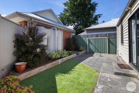 Lovely Home Close To Central Ballarat - Photo 4