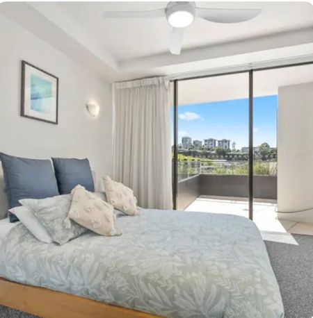 Riverfront FULLY furnished apartment inc. linen etc with large terrace, Pet friendly - Photo 4