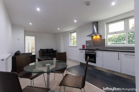1 bedroom flat to rent - Photo 2