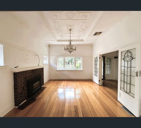 4 Oakleigh Road, Ormond, Vic 3204 - Photo 2