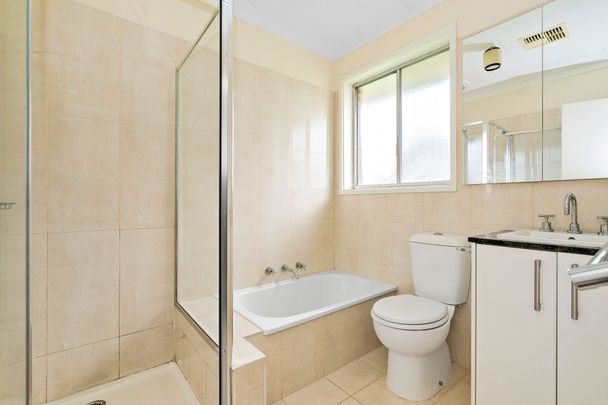 Comfort meets convenience in this rental haven! - Photo 1