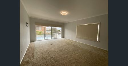 Terrific Family 4-bedroom home located in South Forbes! - Photo 4