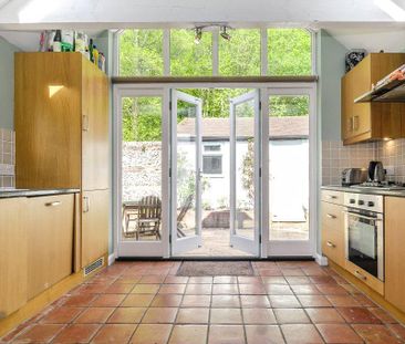 2 bedroom semi-detached house to rent - Photo 3