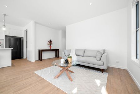 ELEGANCE ON ELKHORN – LUXURY HOME - Photo 4