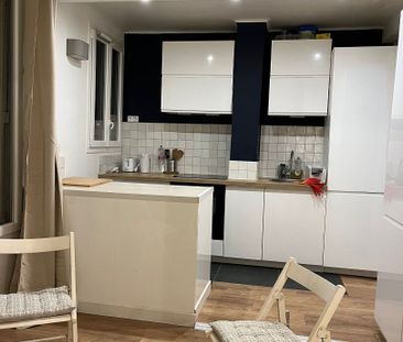 Studio moderne entièrement rénové à louer de 26.05 m² ? Proche gare... - Photo 2