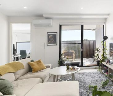 “Modern Comfort in Vibrant Brunswick West” - Photo 4