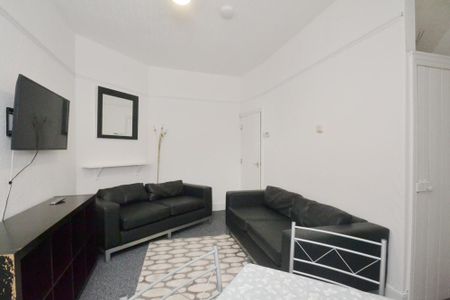 3 bedroom terraced house to rent - Photo 2