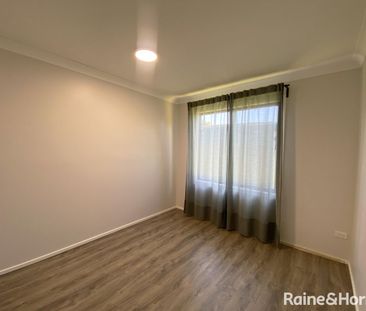 Cozy & Quiet With Ensuite - Photo 2