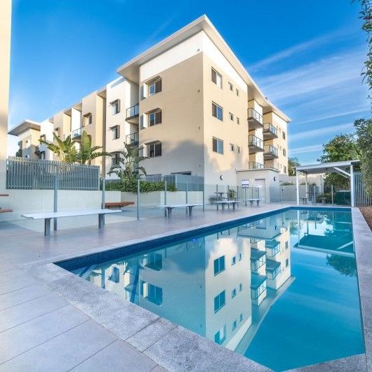 Unit in great condition with a balcony - Photo 1