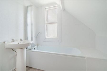 High Road, London, NW10 - Photo 3