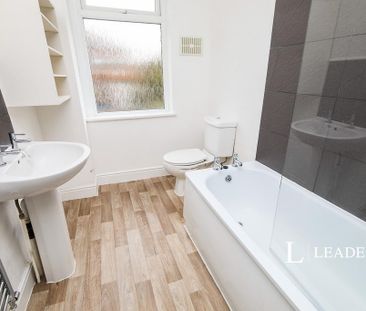 2 bedroom terraced house to rent - Photo 4