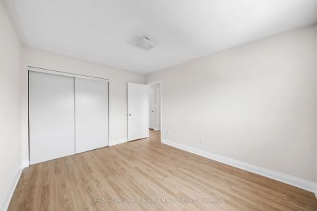 Property For Lease | N9098637 - Photo 2