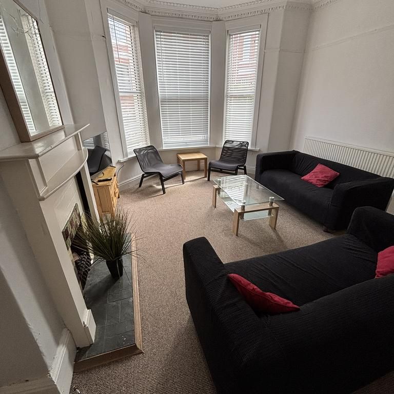 5 bedroom terraced house to rent - Photo 1