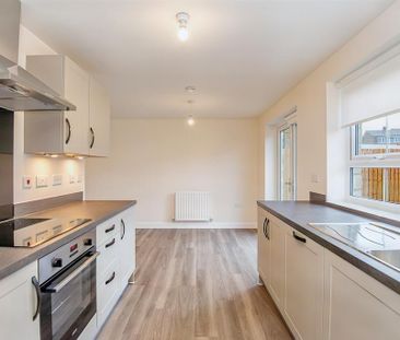 3 bedroom detached house to rent - Photo 4