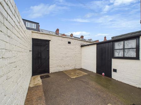 2 bedroom terraced house to rent - Photo 5