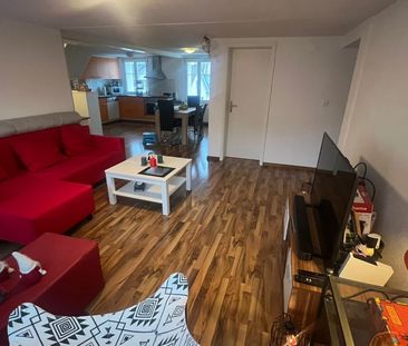 Helle 3,5 Zimmerwohnung im 2. OG mit sep. Sitzplatz auf der Südseite - Photo 2