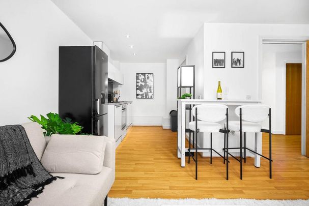 3 bedroom flat to rent - Photo 1